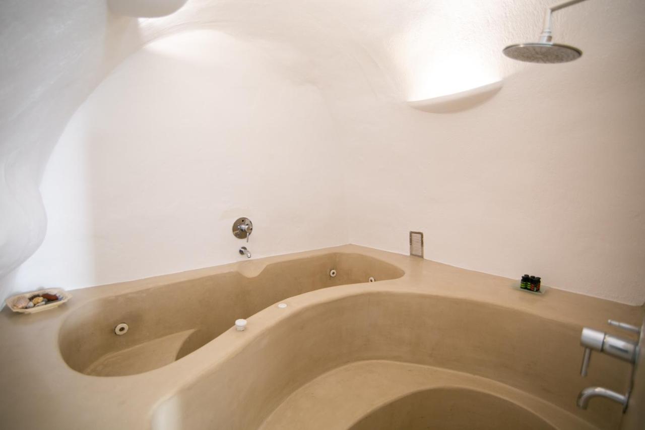 Menias Cave House Apartment Oia  Exterior photo